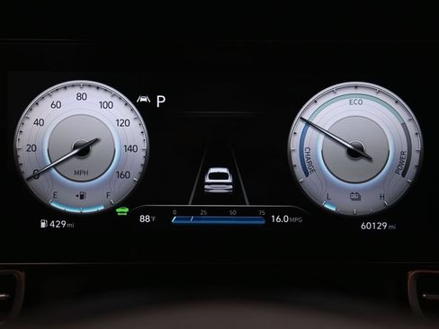Certified 2021 Hyundai Elantra Limited FWD image 10