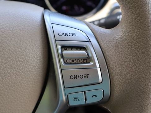 Used 2015 Nissan Rogue SV w/ SV Premium Package AWD/4WD image 7