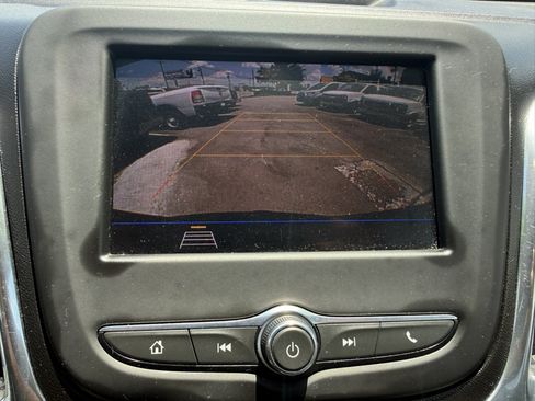 Used 2020 Chevrolet Equinox LS w/ LS Convenience Package FWD image 19