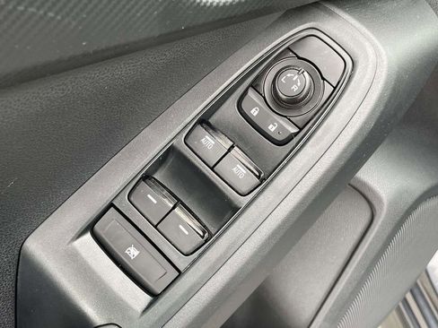 Used 2024 Subaru Crosstrek 2.0i Premium image 6