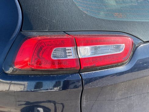 Used 2014 Jeep Cherokee Sport image 16