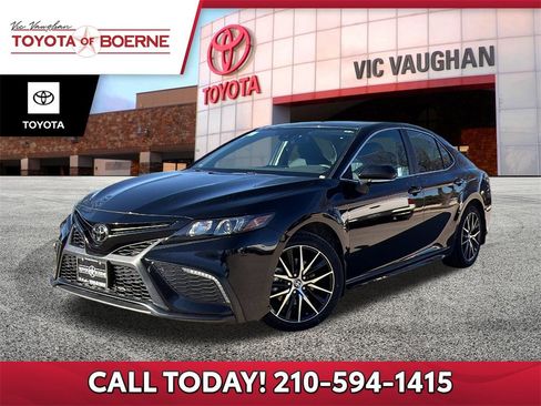 Certified 2023 Toyota Camry SE image 1