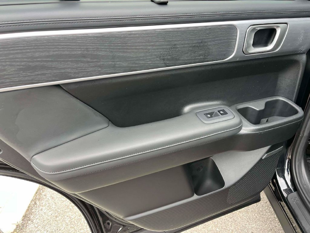 Used 2024 Hyundai Santa Fe Limited FWD image 5