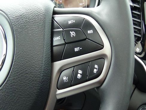 Certified 2022 Jeep Cherokee Limited AWD/4WD image 25