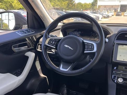 Used 2020 Jaguar F-PACE Prestige AWD/4WD image 19