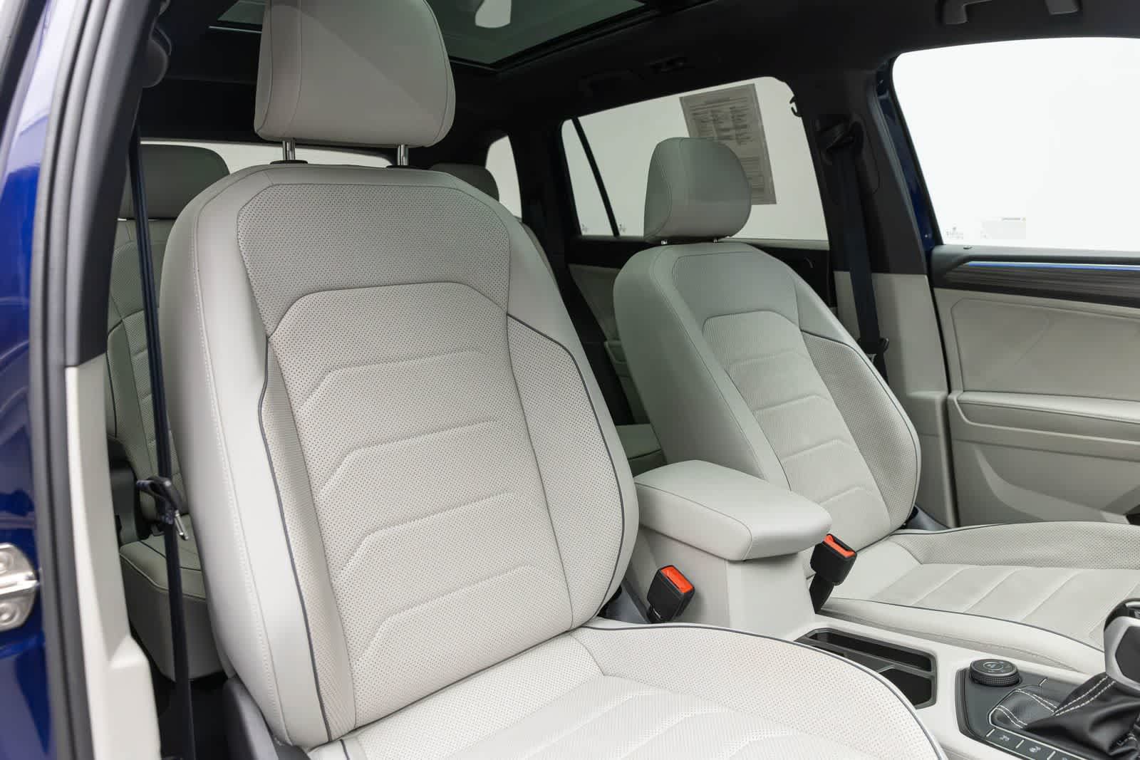 Used 2023 Volkswagen Tiguan SEL R-Line AWD/4WD image 15