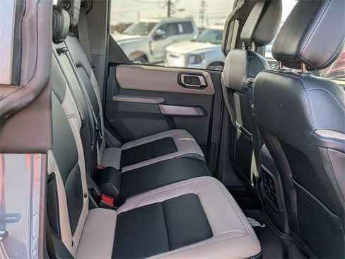 Used 2022 Ford Bronco Wildtrak image 36