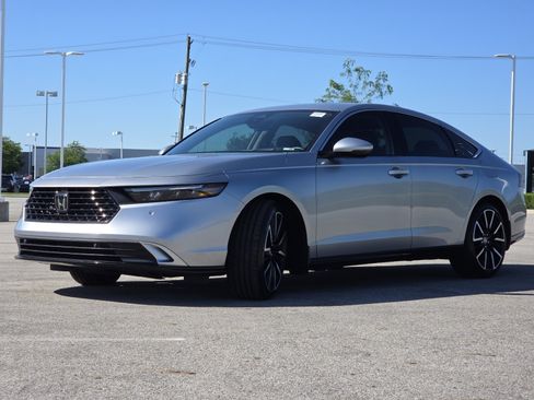 Used 2024 Honda Accord Touring image 15
