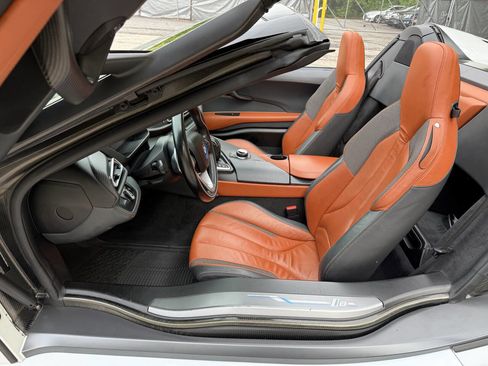 Used 2019 BMW i8 Roadster AWD/4WD image 24