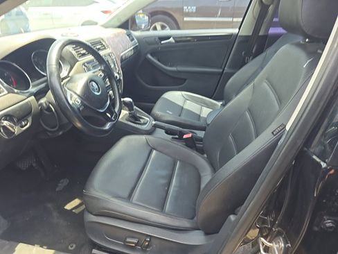 Used 2017 Volkswagen Jetta SEL FWD image 7