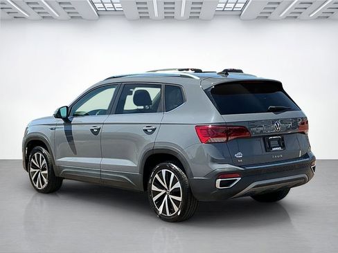 Used 2022 Volkswagen Taos SE FWD image 5