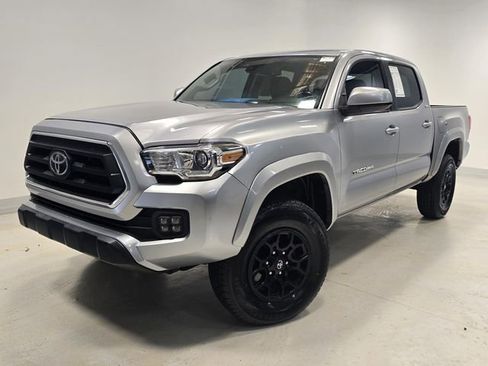 Used 2021 Toyota Tacoma SR5 RWD image 30