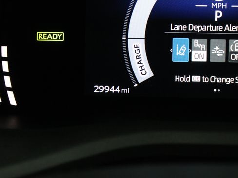 Used 2025 Toyota Camry SE w/ Convenience Package FWD image 38