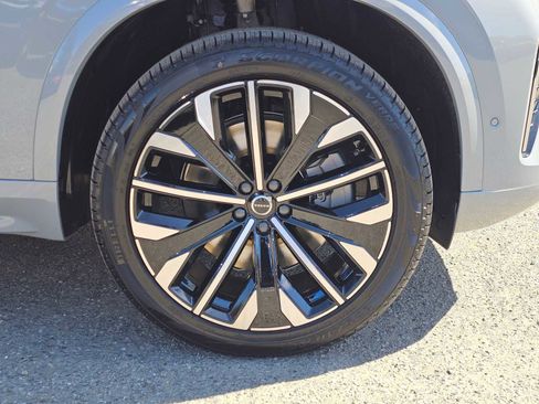 New 2026 Volvo XC90 T8 Plus w/ Protection Package Premier AWD/4WD image 9