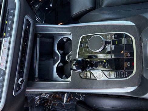 Used 2022 BMW X7 xDrive40i w/ M Sport Package image 22