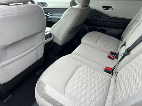 Used 2022 Nissan Pathfinder SV FWD image 11