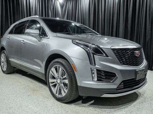 Used 2025 Cadillac XT5 Premium Luxury FWD image 3