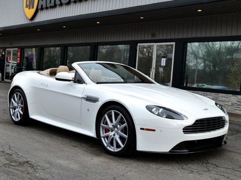 Used 2015 Aston Martin V8 Vantage S image 57
