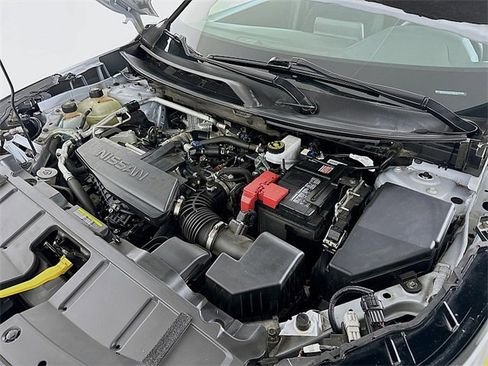 Used 2024 Nissan Rogue S image 27