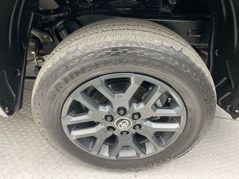 Used 2025 Toyota Tundra Platinum AWD/4WD image 10