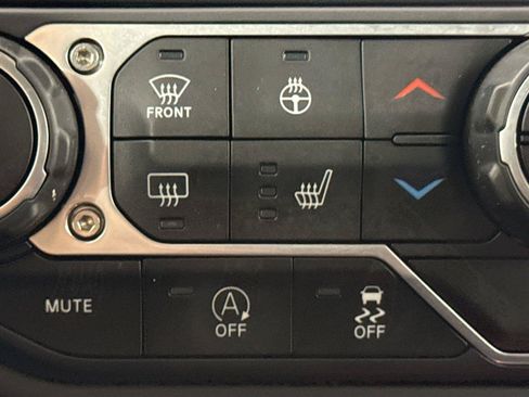 Used 2022 Jeep Gladiator Mojave w/ LED Lighting Group AWD/4WD image 8