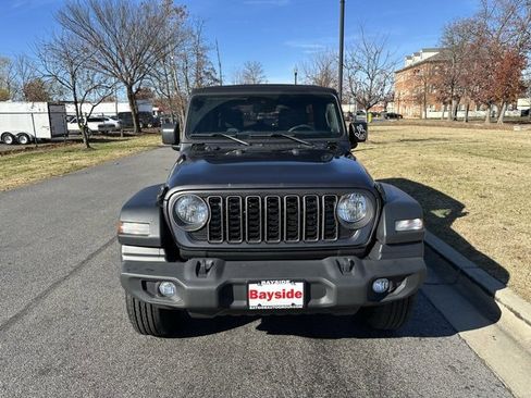 Used 2024 Jeep Wrangler Sport S image 4