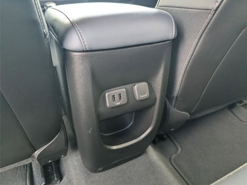 Used 2022 Chevrolet Colorado Z71 RWD image 30