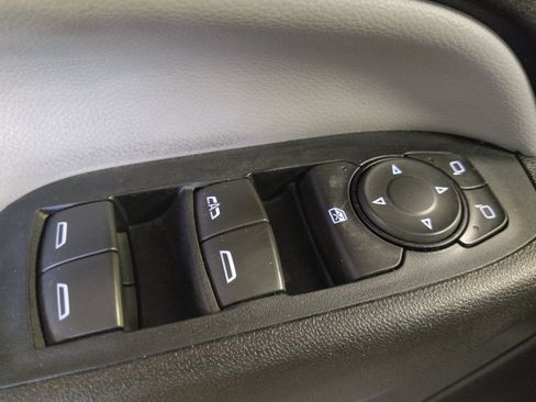 Used 2019 Chevrolet Equinox LS w/ LPO, Floor Liner Package AWD/4WD image 27
