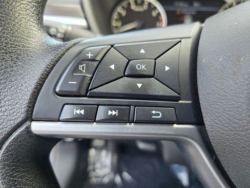 Used 2024 Nissan Altima 2.5 SV image 17