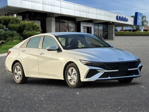 New 2026 Hyundai Elantra SE image 10