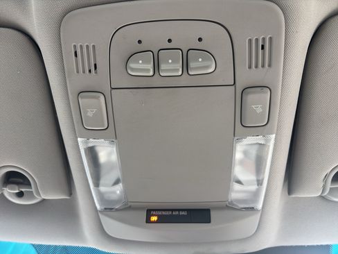 Used 2009 Buick Lucerne CXL FWD image 21