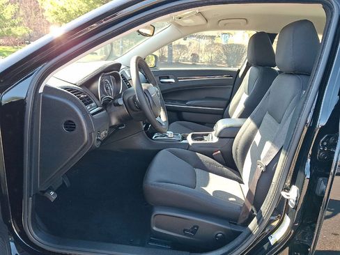 Used 2023 Chrysler 300 Touring RWD image 16