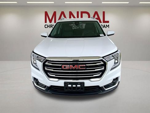 Used 2024 GMC Terrain SLT AWD/4WD image 2