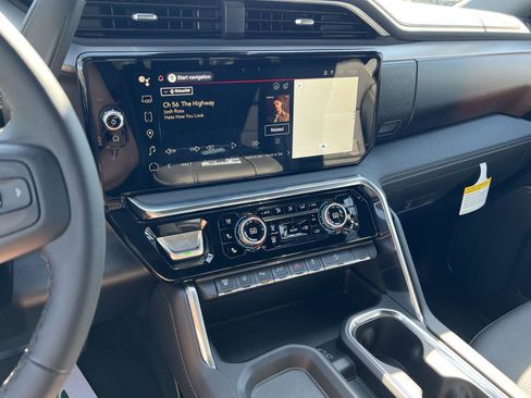 New 2026 GMC Sierra 2500 Denali w/ Denali Reserve Package image 31