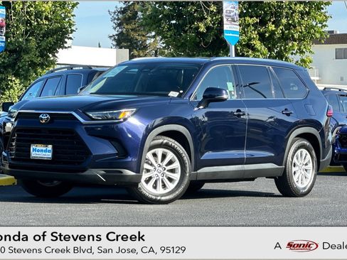 Used 2025 Toyota Grand Highlander FWD image 1
