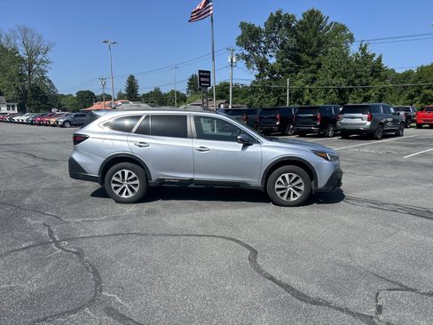 Used 2020 Subaru Outback Premium AWD/4WD image 5