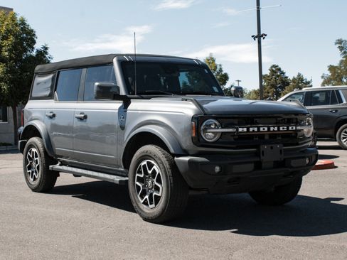 Used 2024 Ford Bronco Outer Banks AWD/4WD image 3