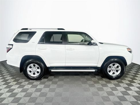 Used 2023 Toyota 4Runner SR5 Premium w/ Moonroof Package AWD/4WD image 10