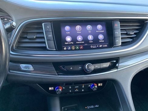 Used 2023 Buick Enclave Essence image 22