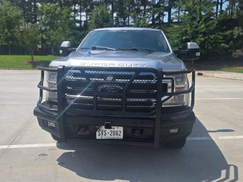 Used 2022 Ford F250 Lariat w/ Lariat Value Package AWD/4WD image 3