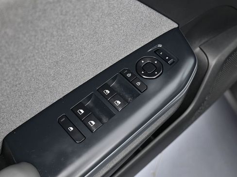 Used 2025 Kia K4 EX image 16