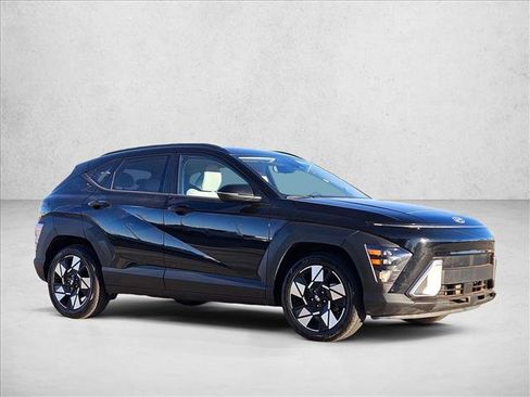 Used 2024 Hyundai Kona SEL image 3