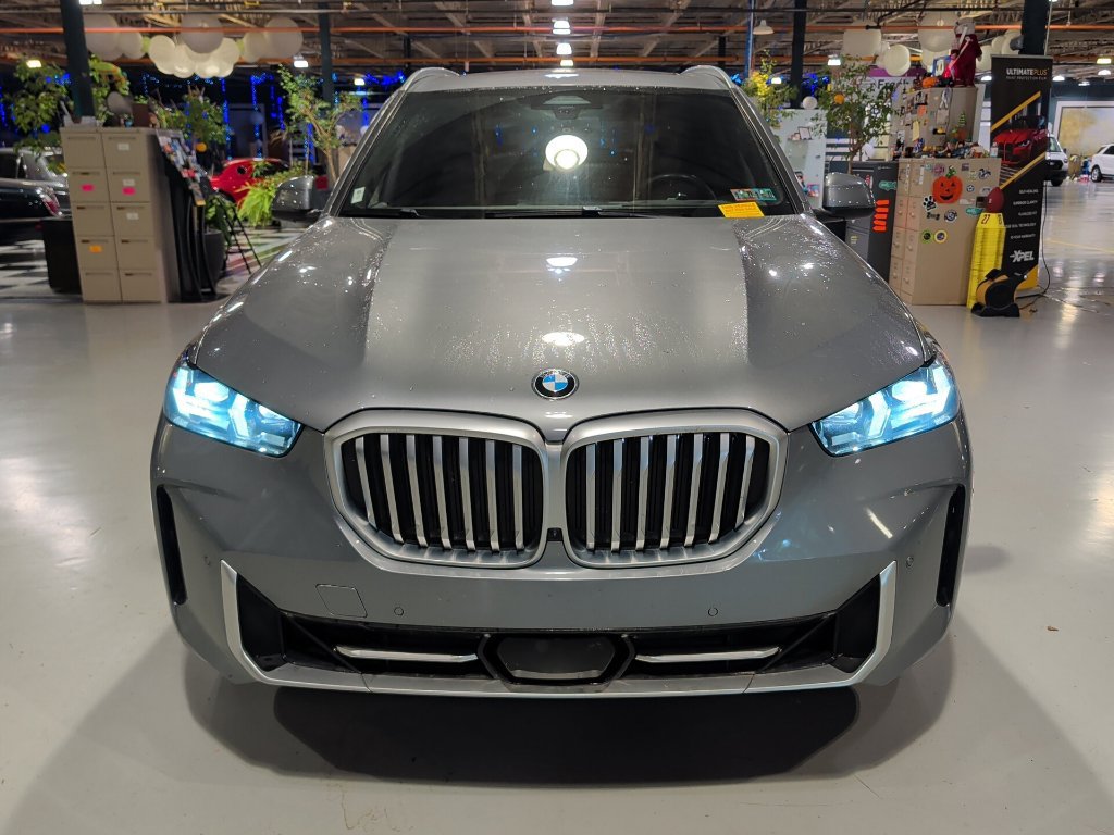 Used 2024 BMW X5 xDrive40i w/ Premium Package AWD/4WD image 9