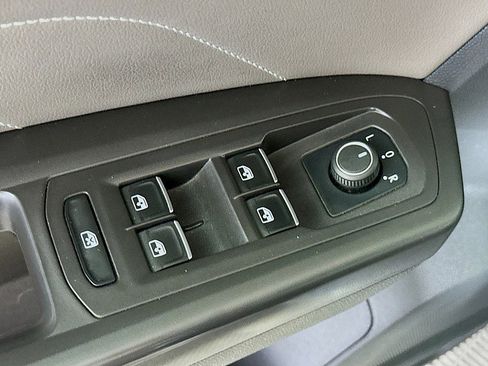 Used 2023 Volkswagen Atlas SE image 18