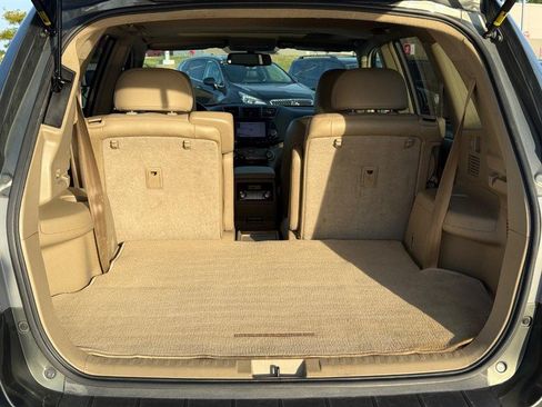 Used 2012 Toyota Highlander Limited w/ Tow Pkg AWD/4WD image 7
