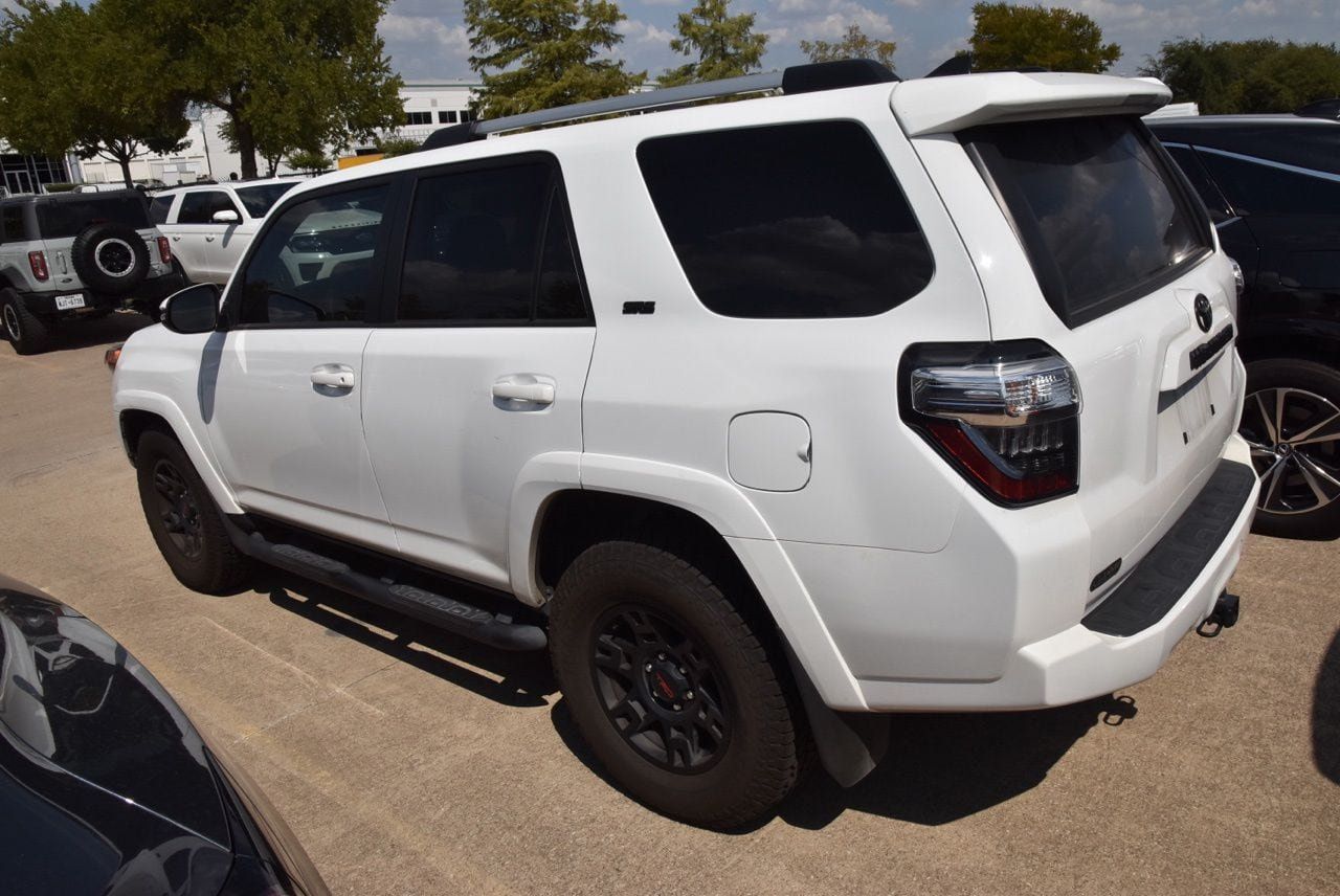 Used 2022 Toyota 4Runner SR5 Premium w/ Moonroof Package RWD image 8
