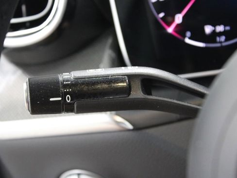 Used 2024 Mercedes-Benz GLC 300 4MATIC image 36