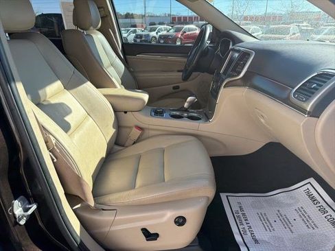 Used 2017 Jeep Grand Cherokee Limited w/ Trailer Tow Group IV image 19