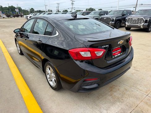 Used 2017 Chevrolet Cruze LT w/ Sun And Sound Package FWD image 7