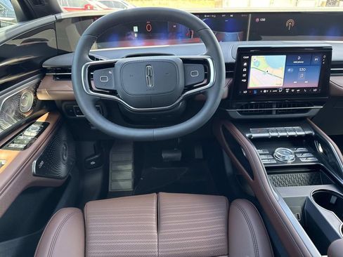 New 2026 Lincoln Nautilus Reserve image 17